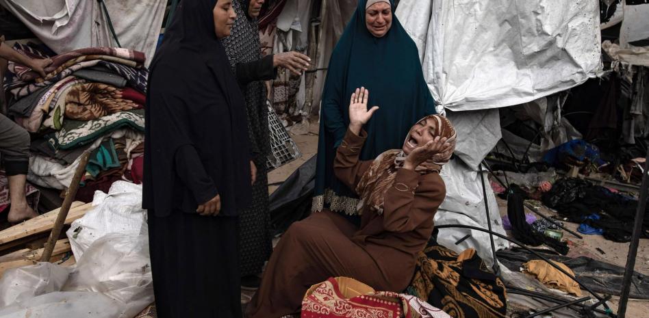 Ataque israelí a otro campo de desplazados en Rafah: 21 muertos