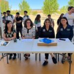 Entrega TotalGas computadoras a estudiantes de preparatoria