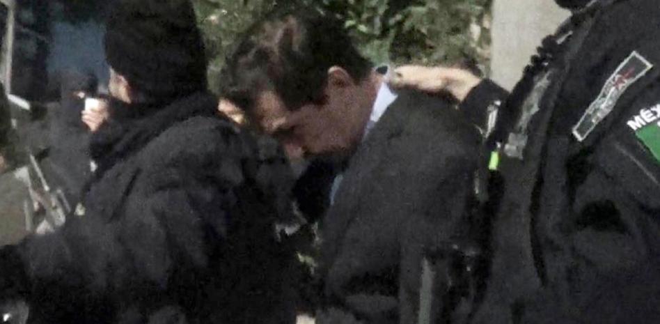 Exalcalde de Iguala logra amparo, pero seguirá en prisión