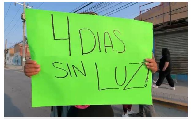 Juarenses se manifiestan por falta de luz en la colonia Infonavit Solidaridad