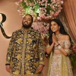 Muestra boda la edad dorada de la India en una exhibición lujosa
