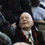 El expresidente Jimmy Carter, con 100 años, espera poder votar a Kamala Harris