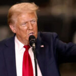 Trump se equivoca y culpa a Kamala Harris de una ley sobre robo en California