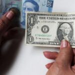 Jornada de altibajos en la cotización del peso frente al dólar
