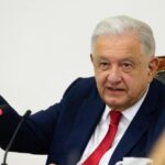 AMLO ya prepara la mudanza, se llevará 150 libros para su investigación prehispánica