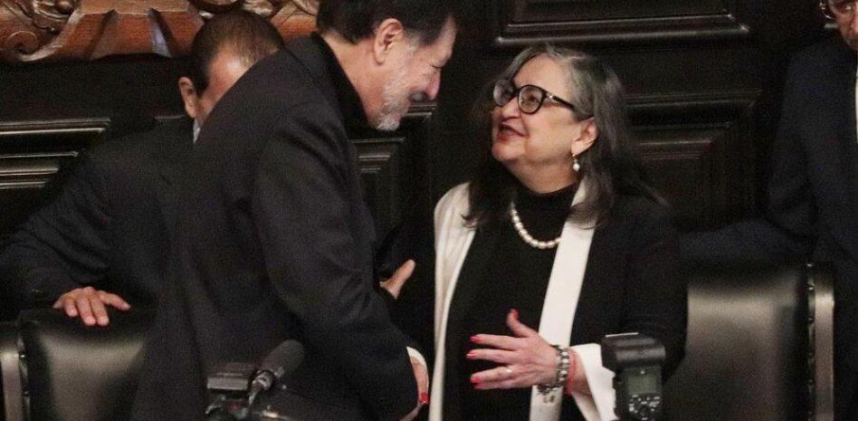 Busca Morena en Senado limar asperezas con Poder judicial; acude Piña a sesión solemne