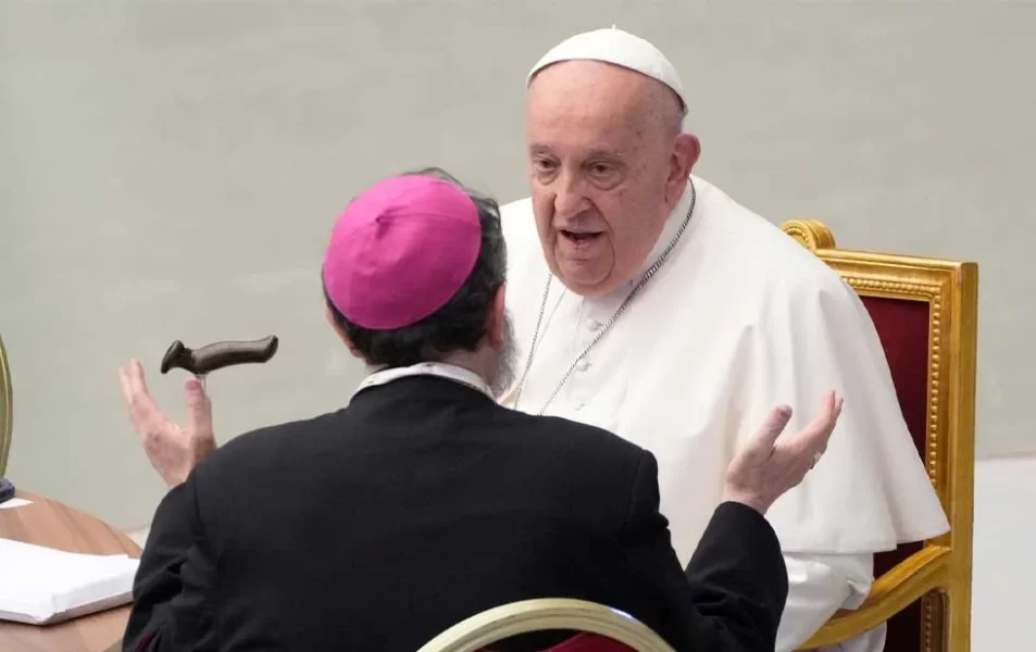 Concluye reforma de Iglesia católica sin más equidad para mujeres