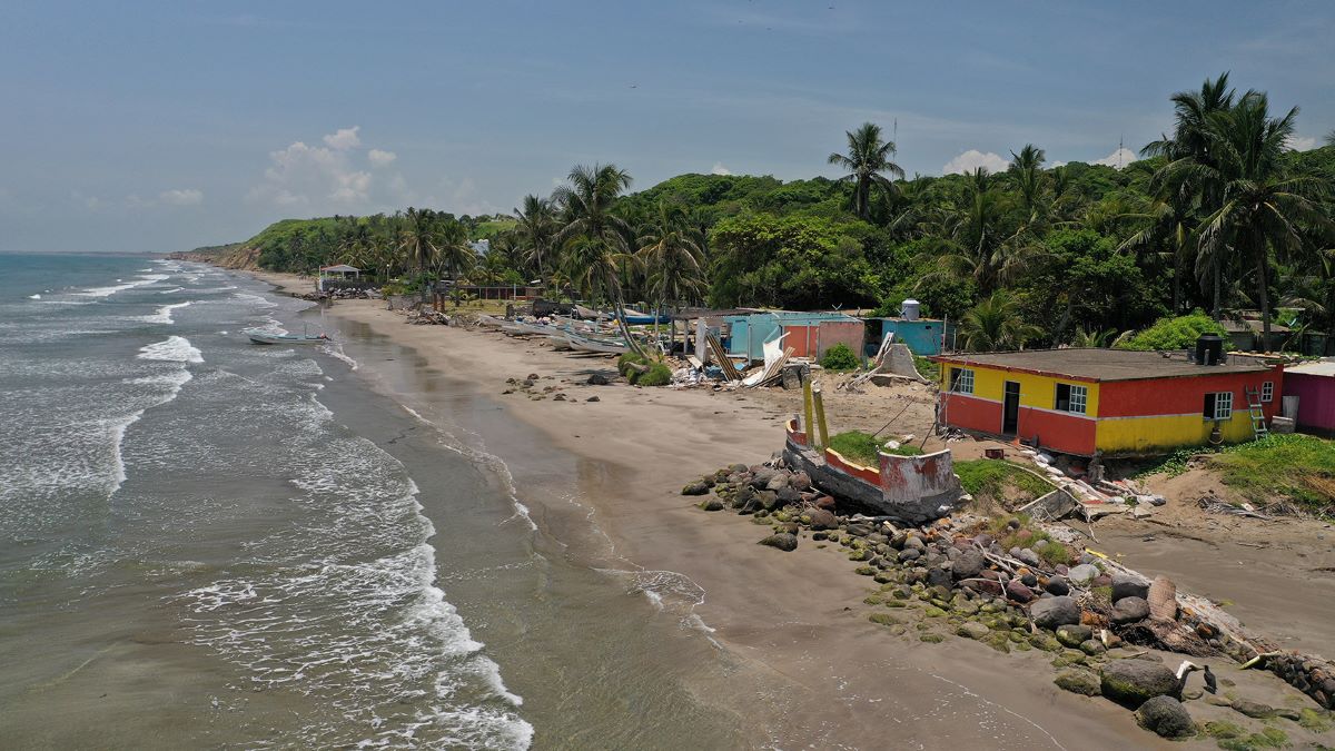 Exigen senadores frenar extracción ilegal de arena en playas mexicanas