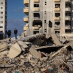 Ejército israelí bombardea Líbano pese a acuerdo de alto al fuego