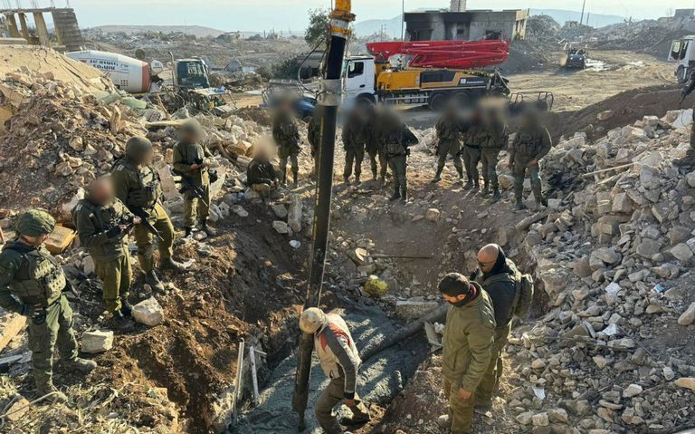 Ejército israelí encuentra túnel de Hezbola con salida a un cementerio en Líbano