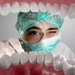 Descubre los hábitos que cuidan y dañan tus dientes y encías