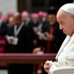 Papa Francisco, estable de salud; continúa actividades desde el hospital