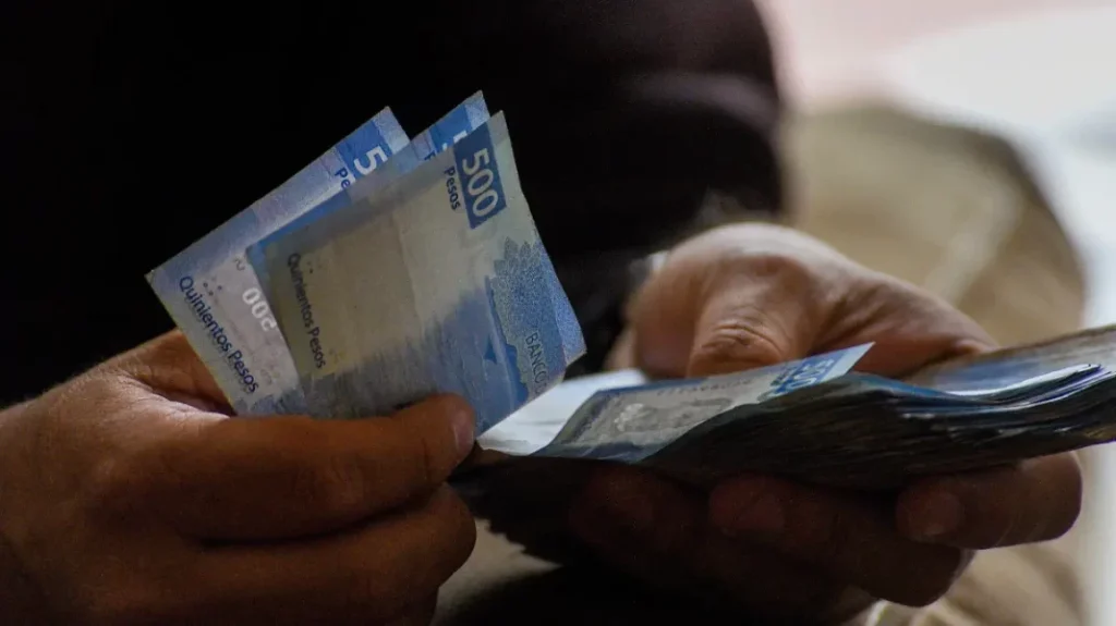 932296_Aspectos de dinero -3.jpg _impreso thumbnail