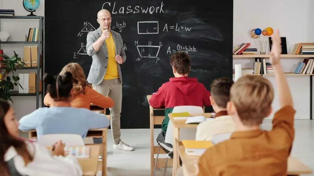 Niños en la escuela thumbnail