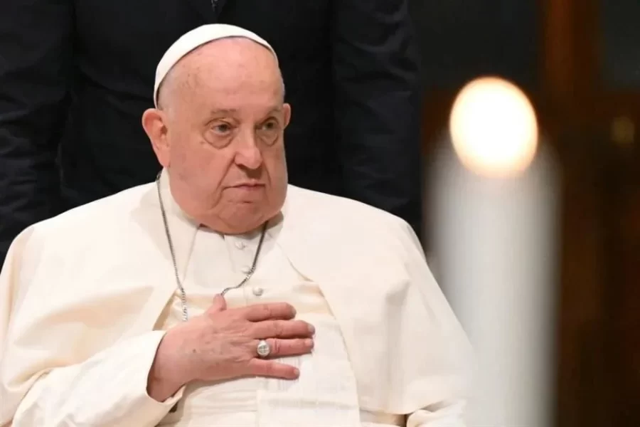Muestran análisis que Papa tiene ‘insuficiencia renal leve’