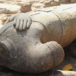 Encuentran el torso de una estatua de Buda en Camboya