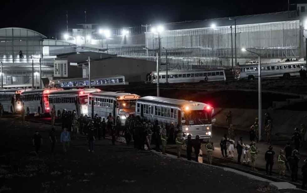 Deporta EU a cientos de migrantes pese a orden judicial
