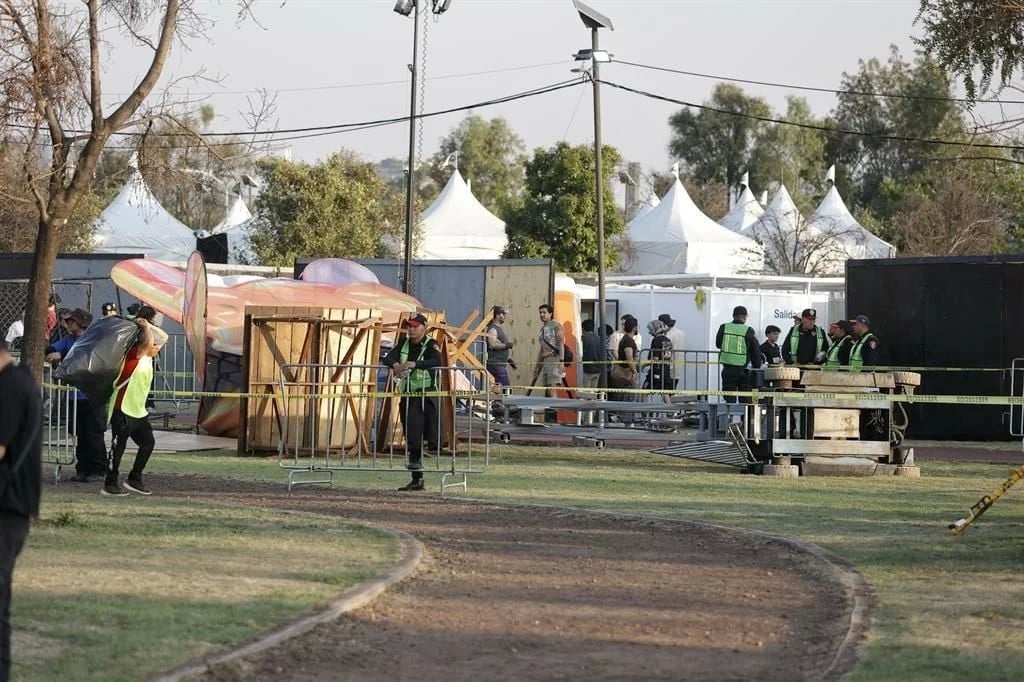 Colapsa estructura en Festival Ceremonia; hay tres heridos
