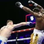 Vence ‘Canelo’ a Scull sin lograr KO en aburrido combate