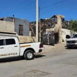 Catean vivienda en busca de autos robados