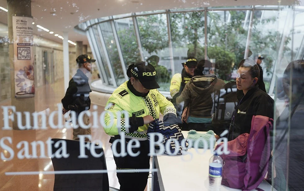 Afirma esposa que Uribe salió bien de cirugía tras ataque