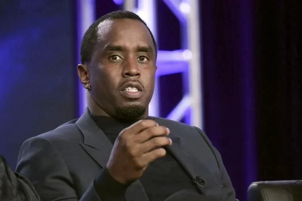 La exnovia de Sean «Diddy» Combs llora en el estrado al describir maratones sexuales
