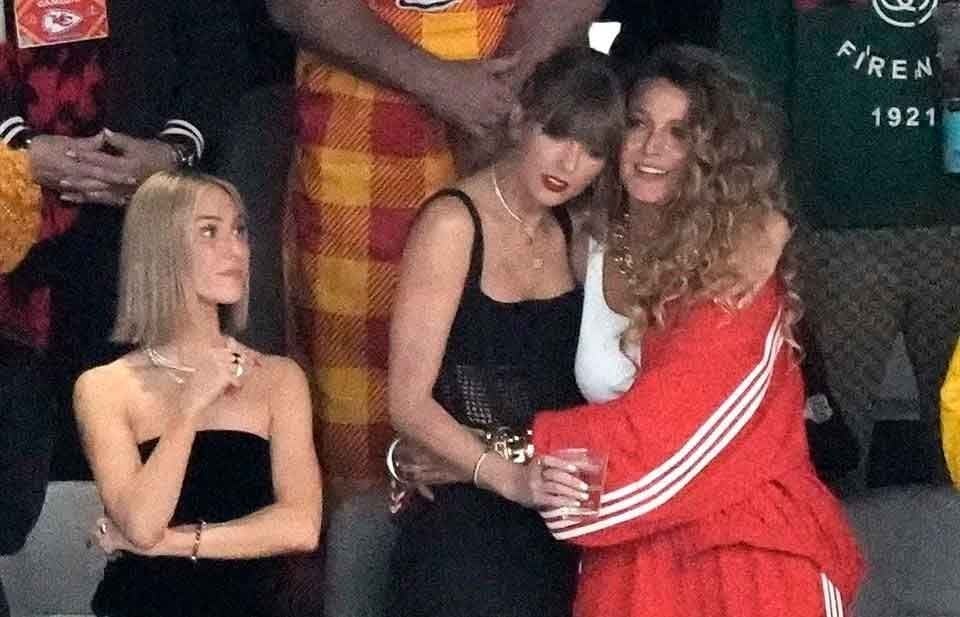 Solicita Blake Lively frenar acceso a chats con Taylor Swift