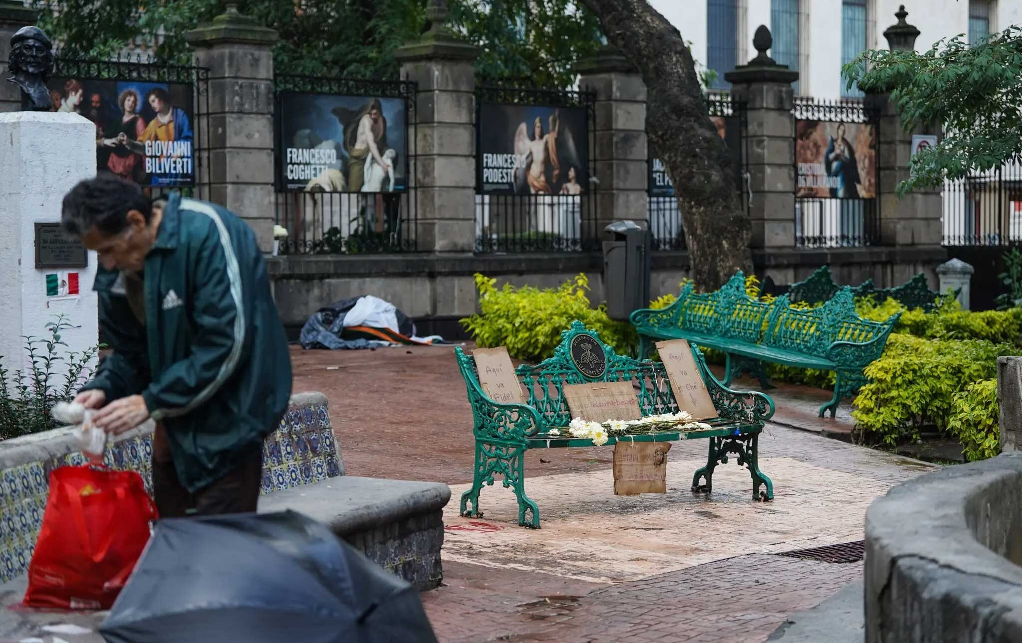 Retirada de las estatuas de Castro y Guevara provoca indignación en CDMX