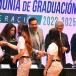 Reconoce alcalde esfuerzo de familias y alumnos en graduación del COBACH 9
