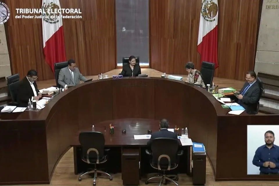 Recuento de votos, sólo en casos concretos, confirma TEPJF
