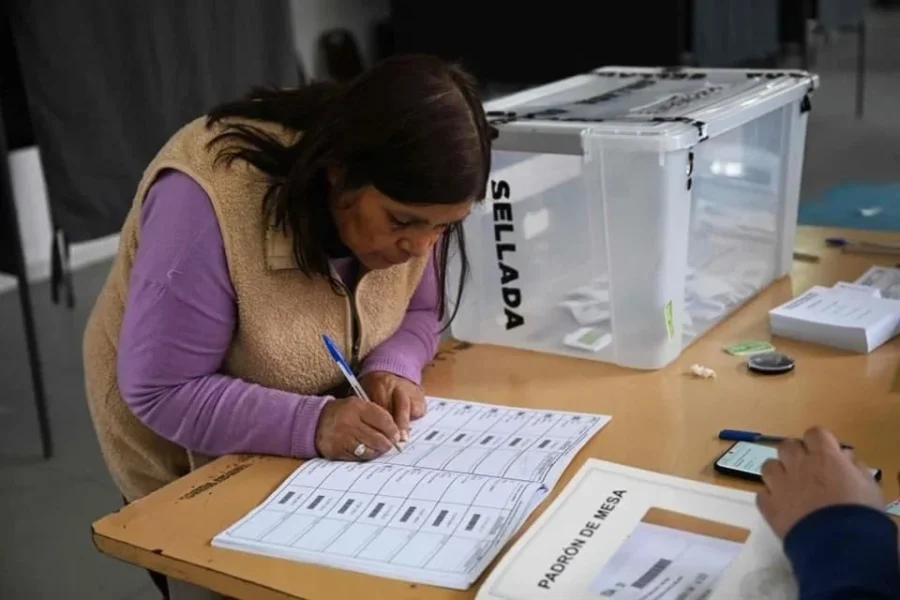 Celebra izquierda chilena primarias para presidenciales
