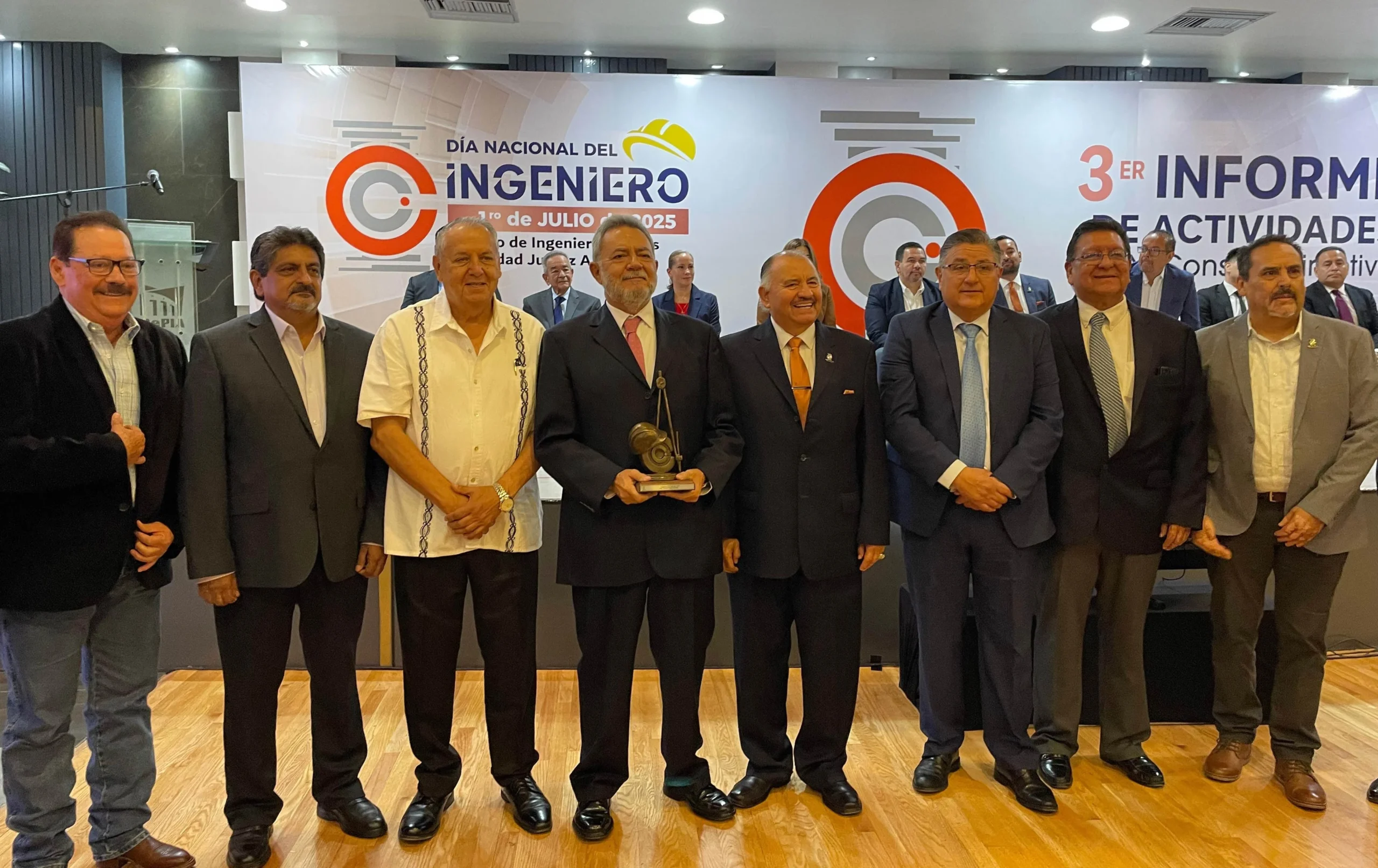 Nombran a Vicente López Urueta ingeniero del año 2024