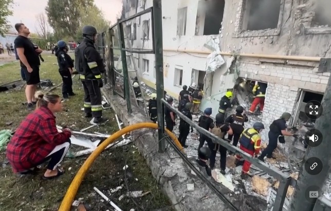 Ataques rusos matan a 14 personas en Ucrania
