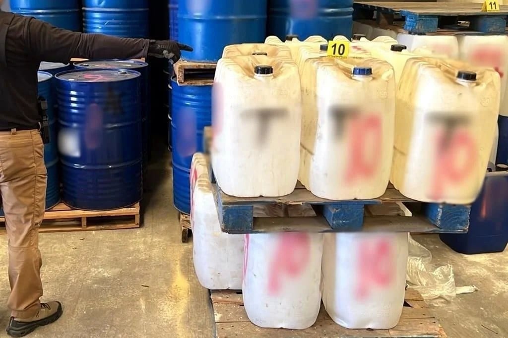 Aseguran 120 mil litros de sustancias químicas en Sinaloa