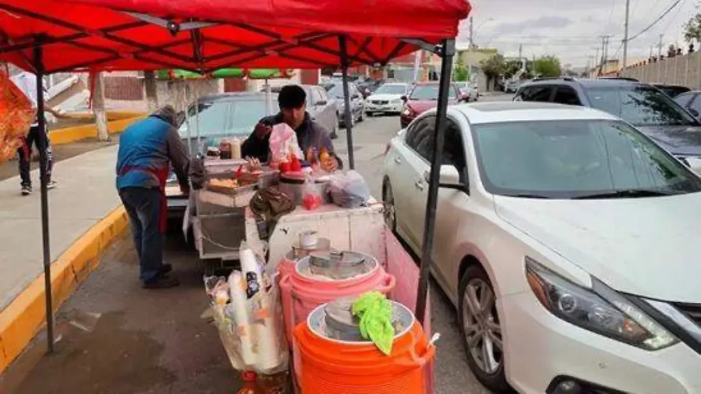 Refuerza Regulación Comercial operativos para evitar venta de comida chatarra afuera de escuelas thumbnail