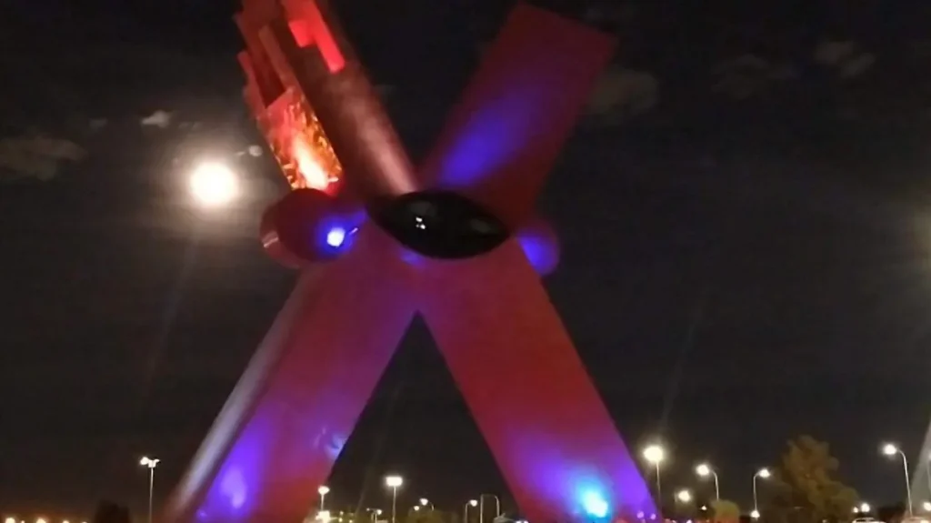 Iluminan la X de azul por el Día Municipal de la Concientización sobre el Autismo thumbnail